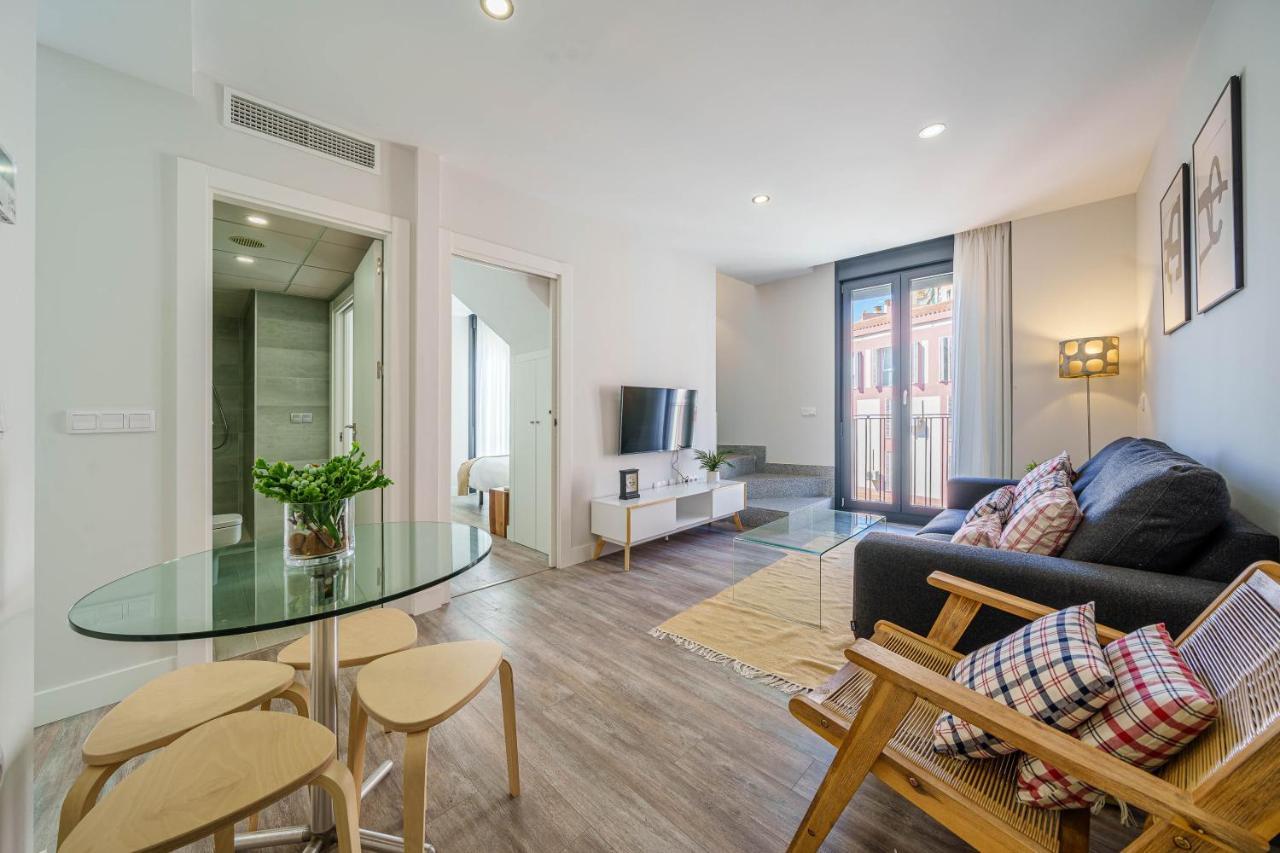 Old Town Pool & Parking Apartment *